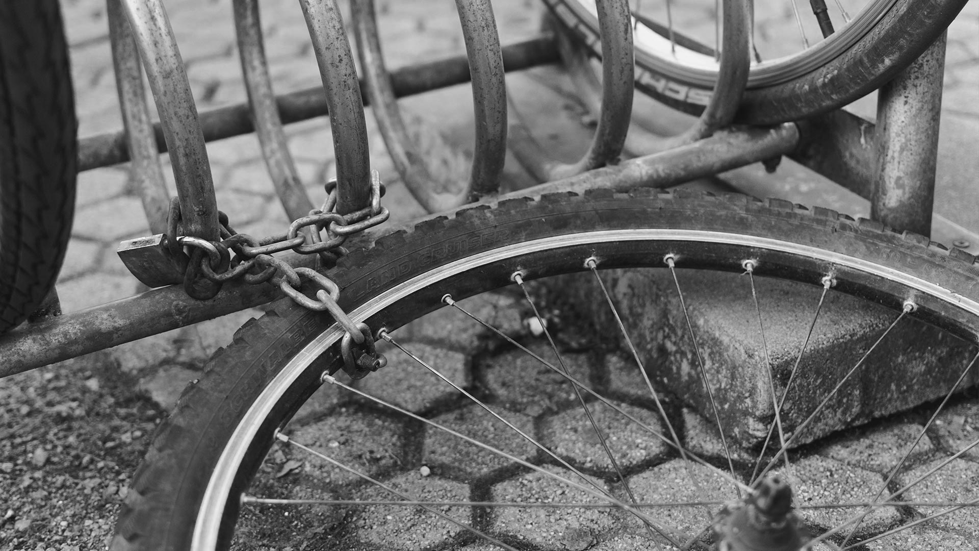 Nå er det høysesong for sykkeltyveri: Slik unngår du at sykkelen din blir stjålet